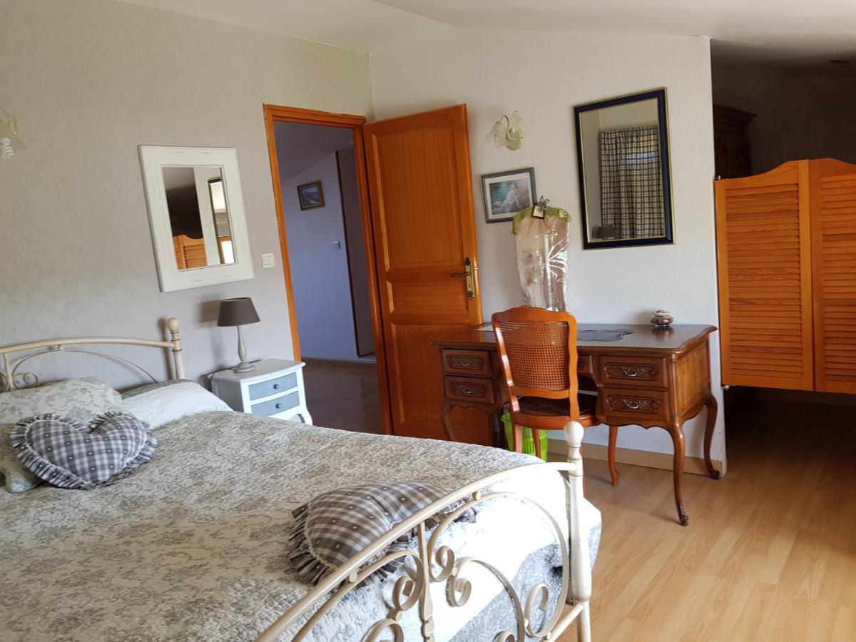 Hotel La Providence Illiat Esterno foto