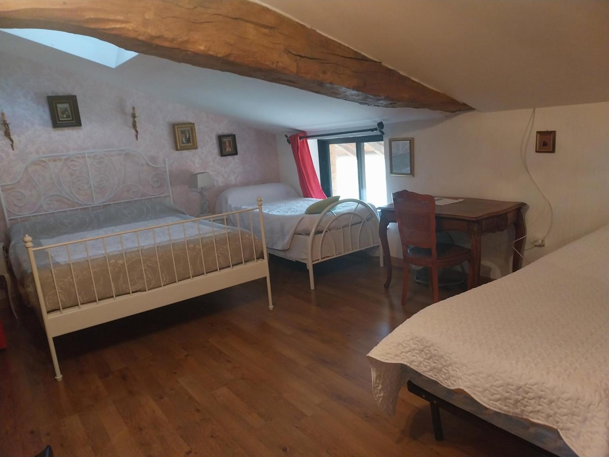 Hotel La Providence Illiat Esterno foto